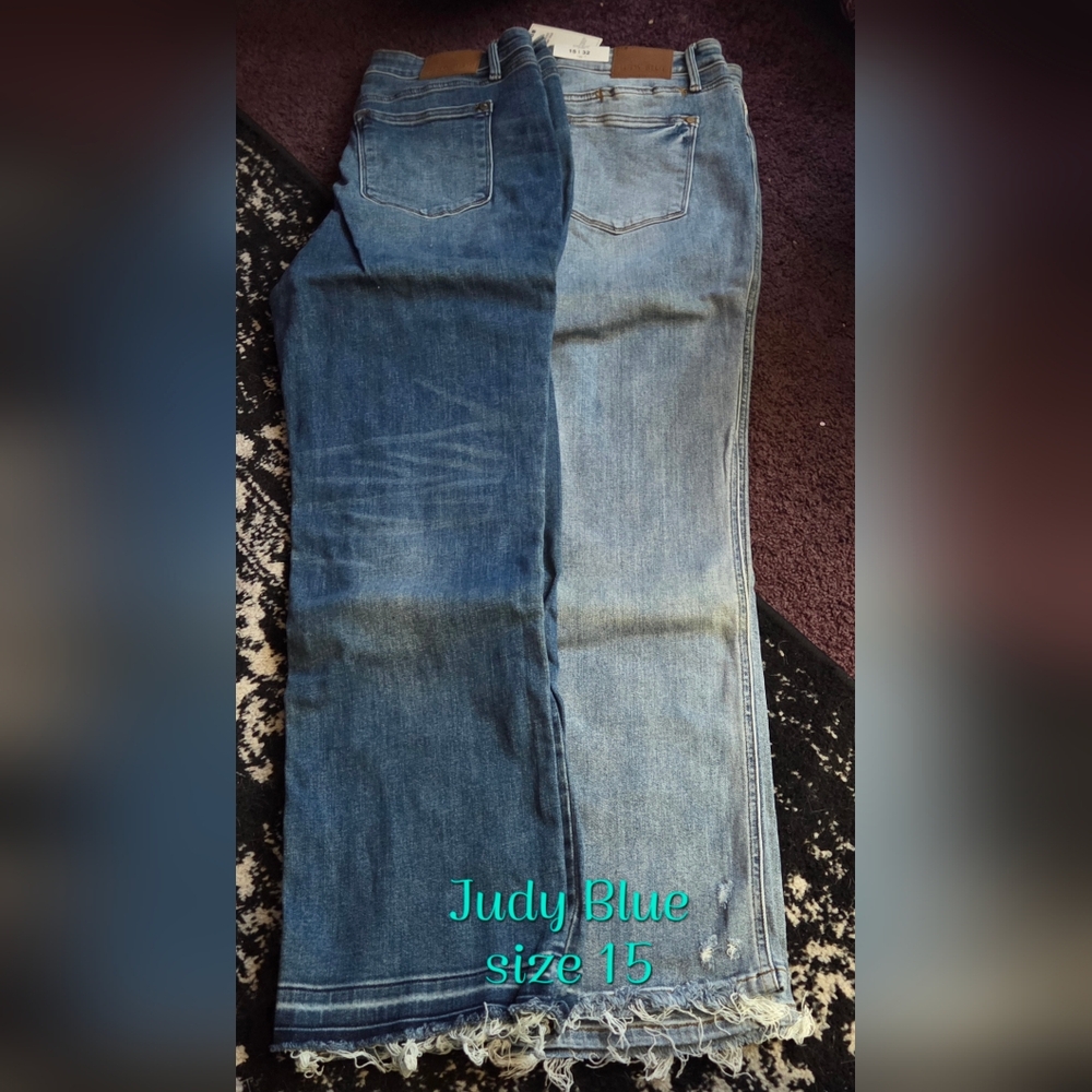 Judy Blue Two-Tone Blue Flare Jeans with Frayed Hem 2 Pairs. Bundle #18